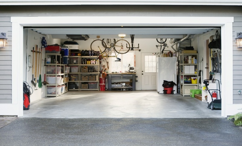 Posadzka samopoziomująca do garażu – wady i zalety